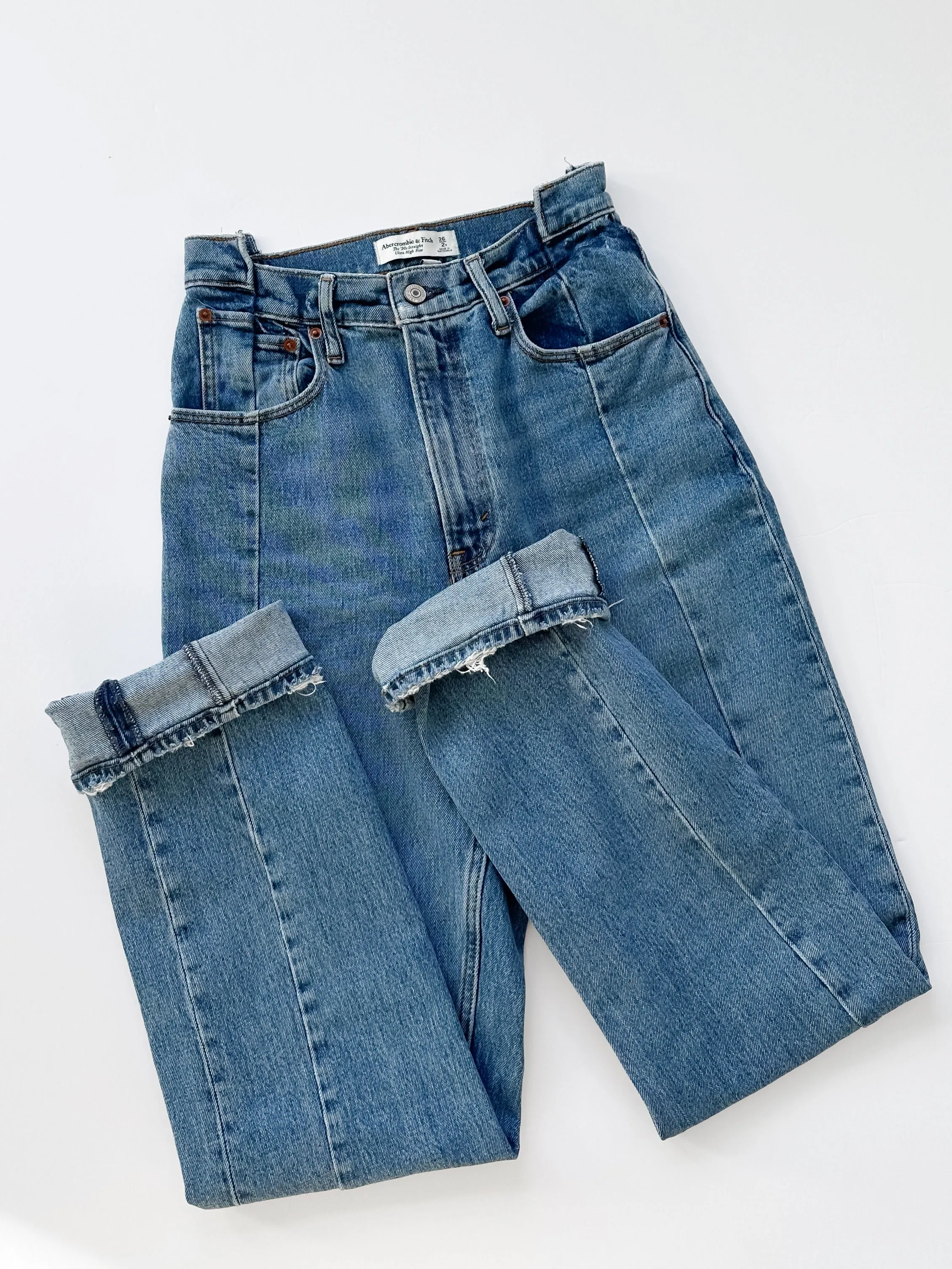 Abercrombie Curvy Love Ultra High Rise 90s Straight Jeans - 2/26