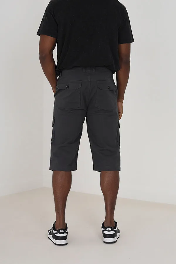CHARCOAL POCKET DETAIL 3/4 LENGTH CARGO SHORTS