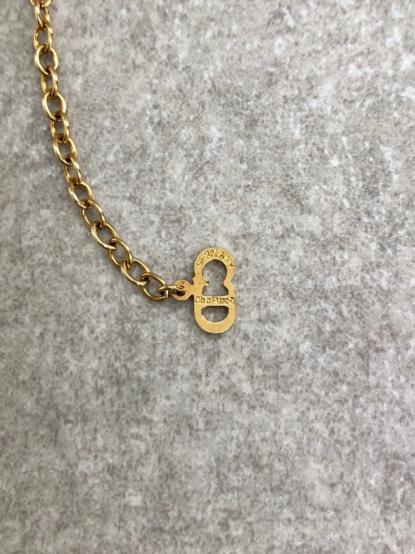 Christian Dior Emblem Necklace Gold Vintage ji46z5