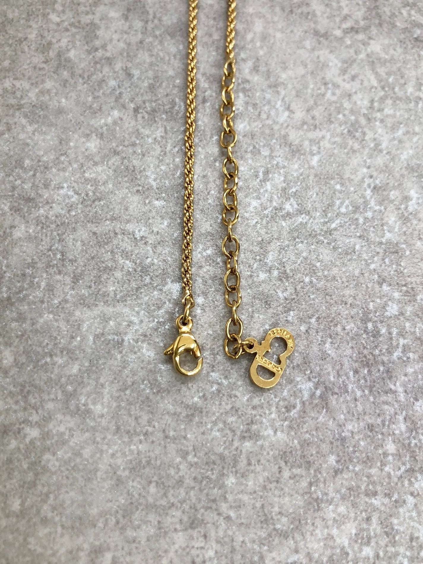Christian Dior Emblem Necklace Gold Vintage ji46z5