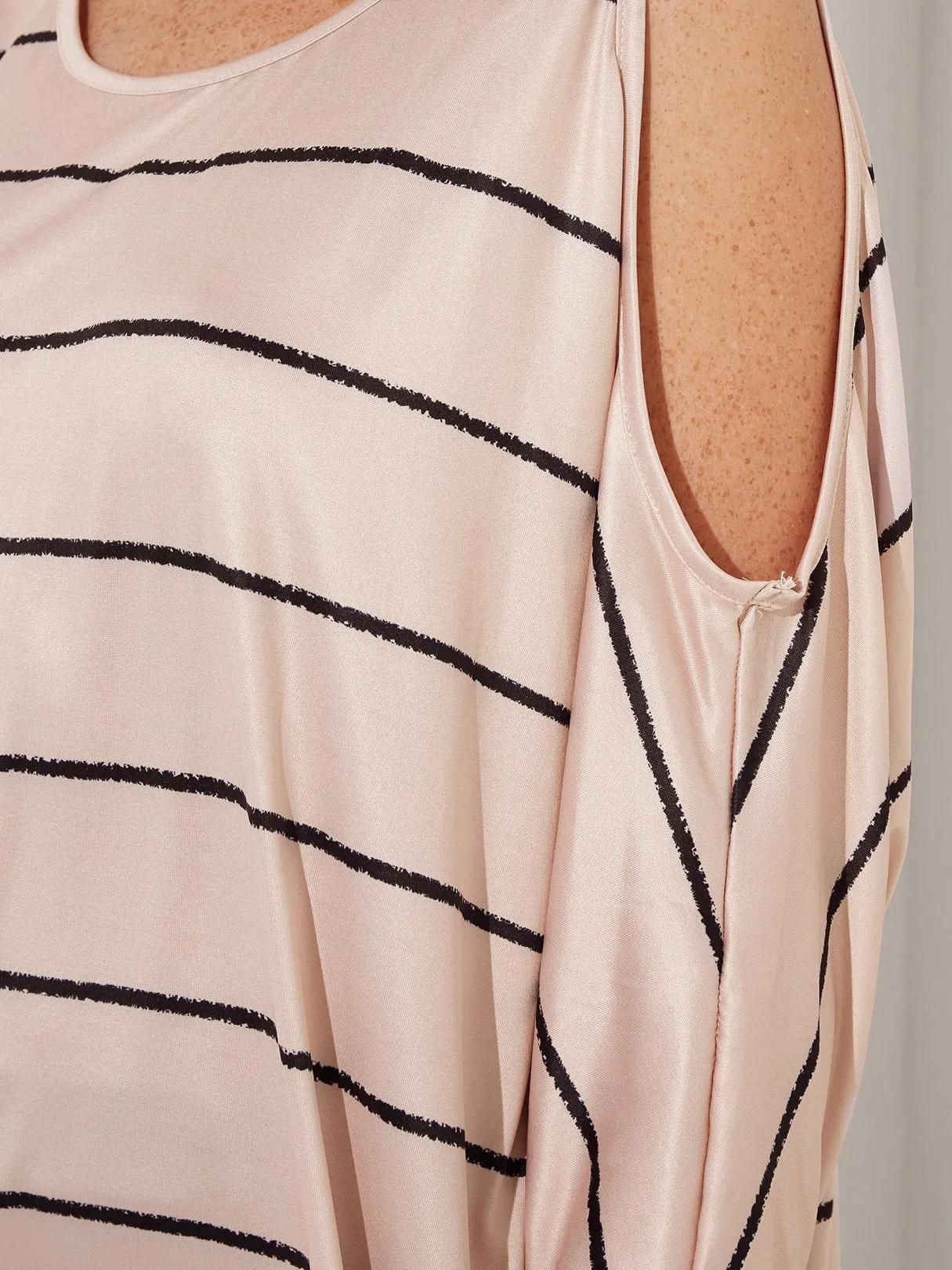 Custom Crew Neck Cold Shoulder Stripe Cut Out Long Sleeve Top