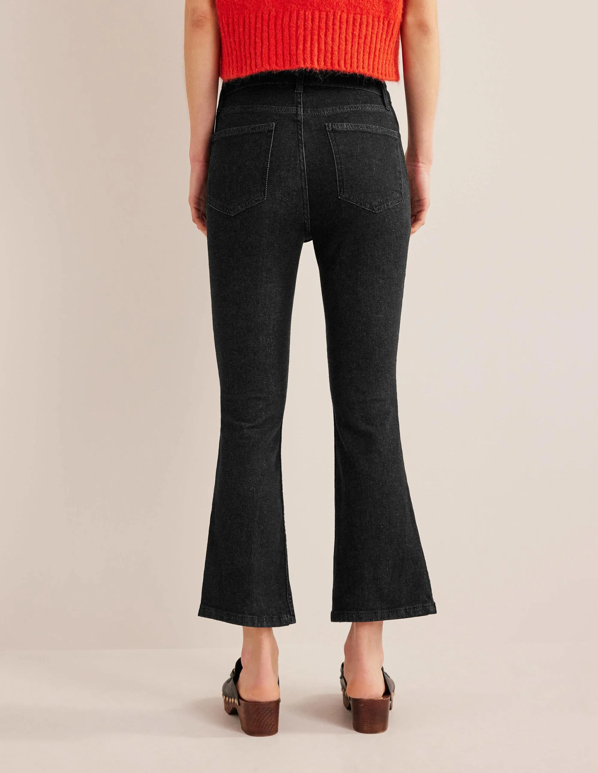 Fitted Cropped Flare Jeans-Black