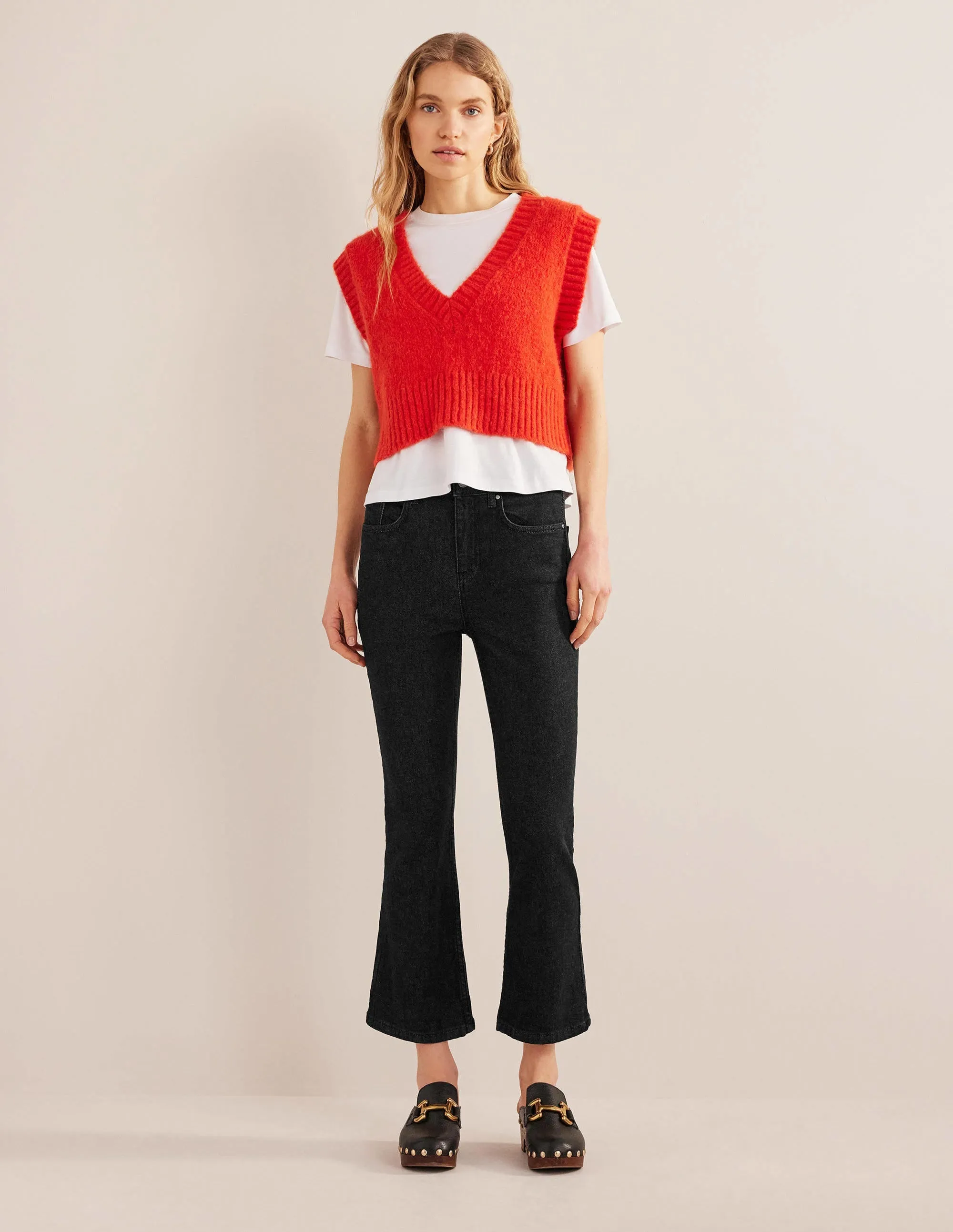 Fitted Cropped Flare Jeans-Black