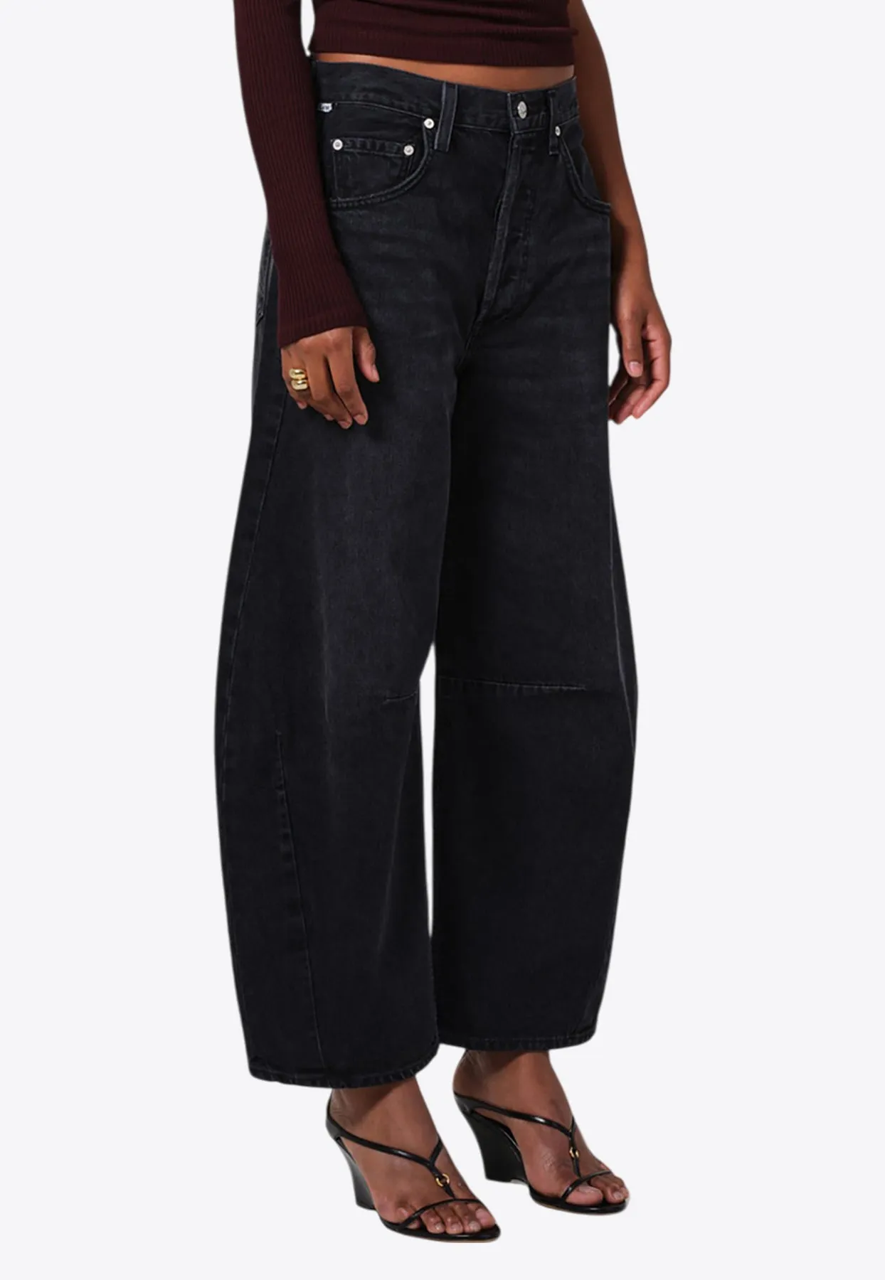 Horseshoe Curved-Leg Jeans