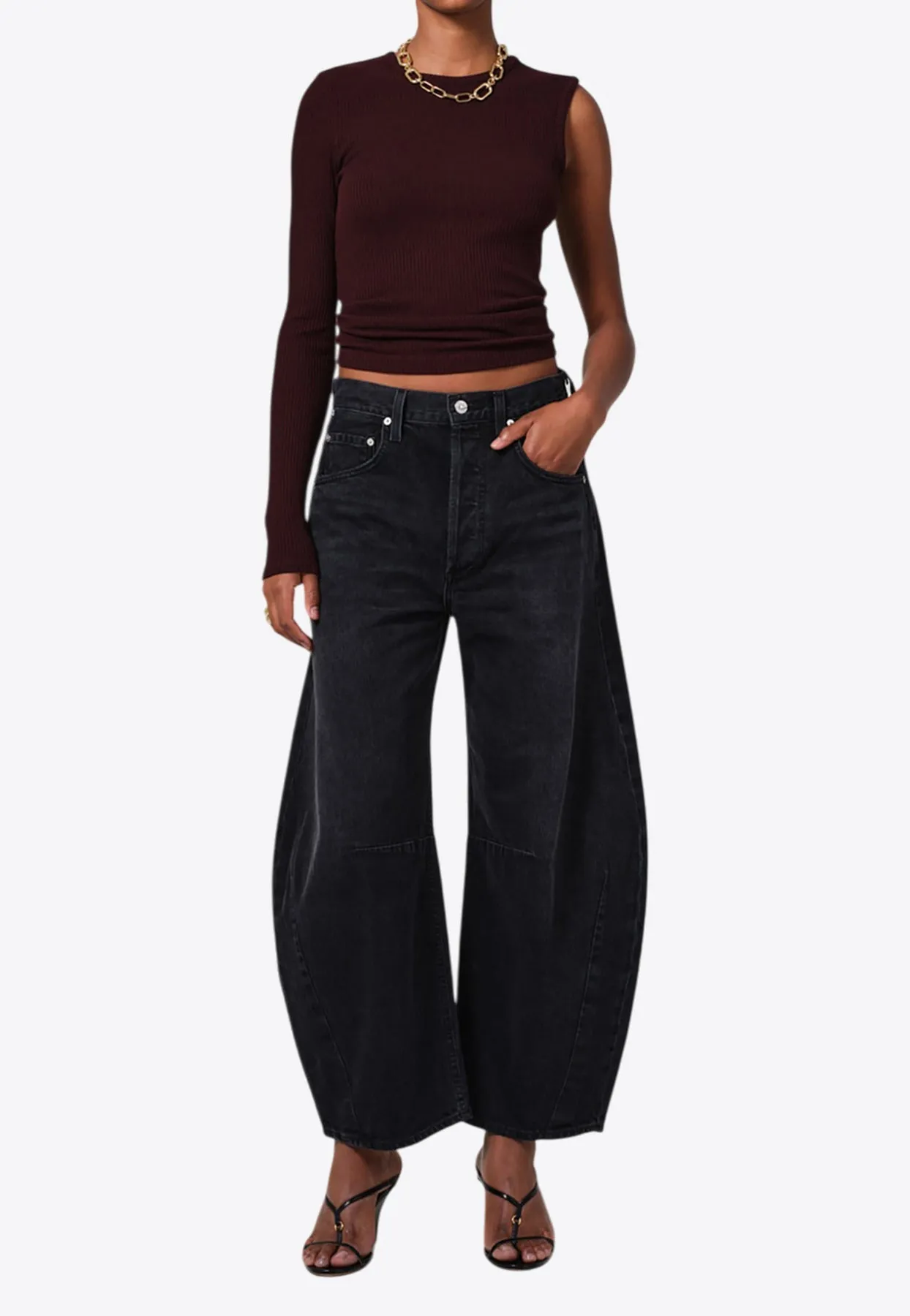 Horseshoe Curved-Leg Jeans