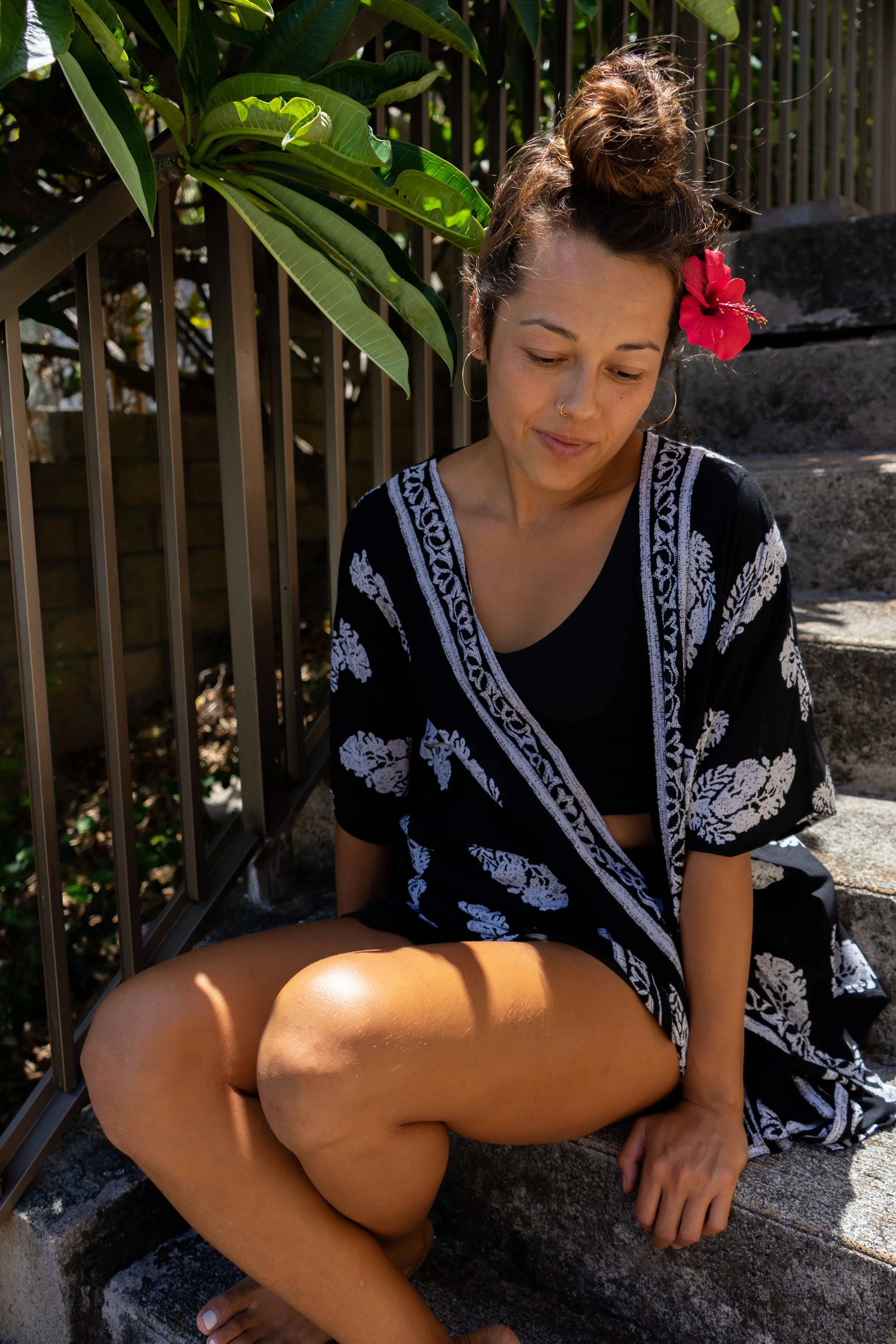Island Elegance: Aloha Kimono Coverups