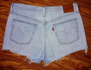 Levi’s Premium 501 Preloved Distressed Mid Rise Button Fly Cutoff Denim Shorts Size 31