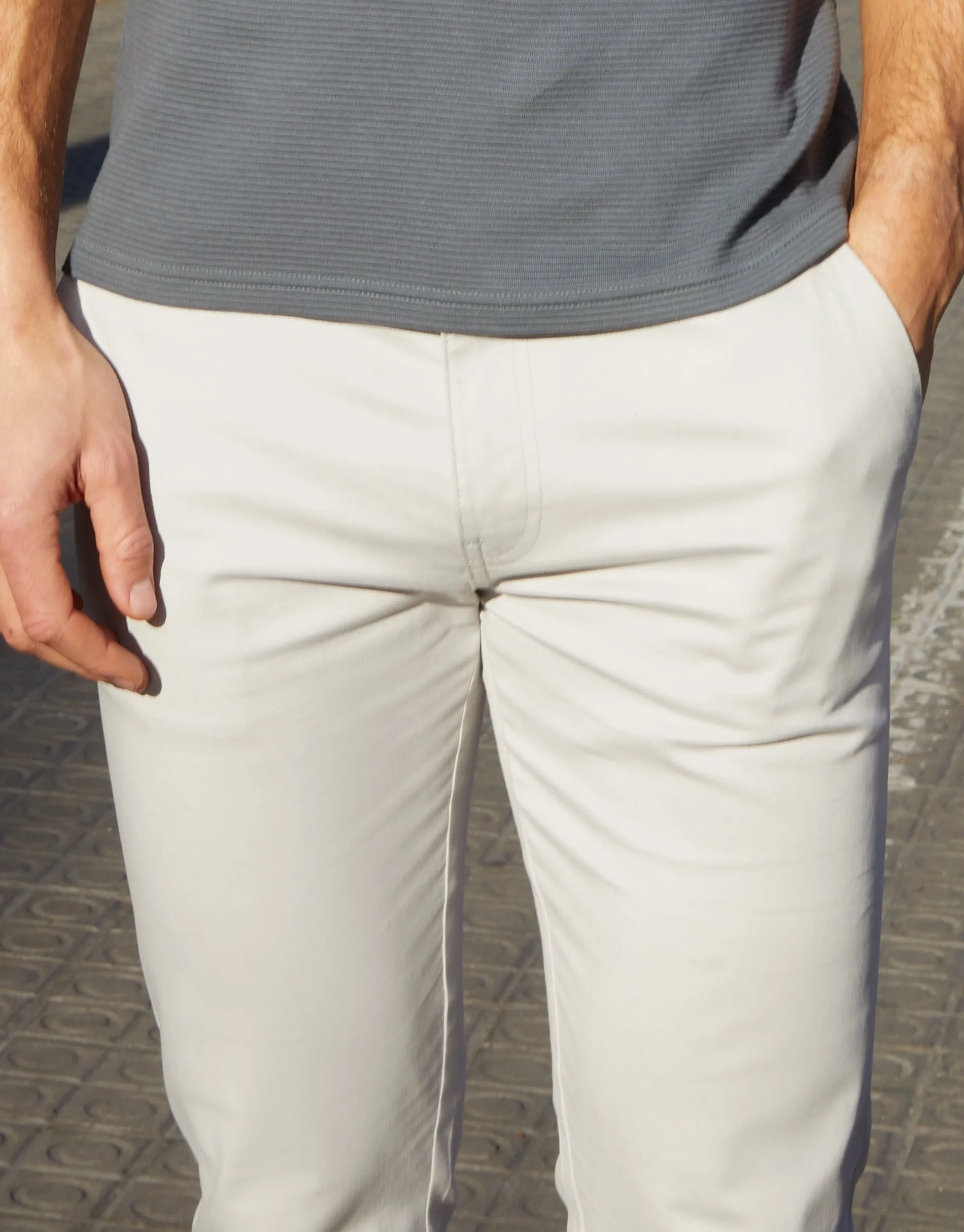 Men's Off White Regular Fit Chino Trousers