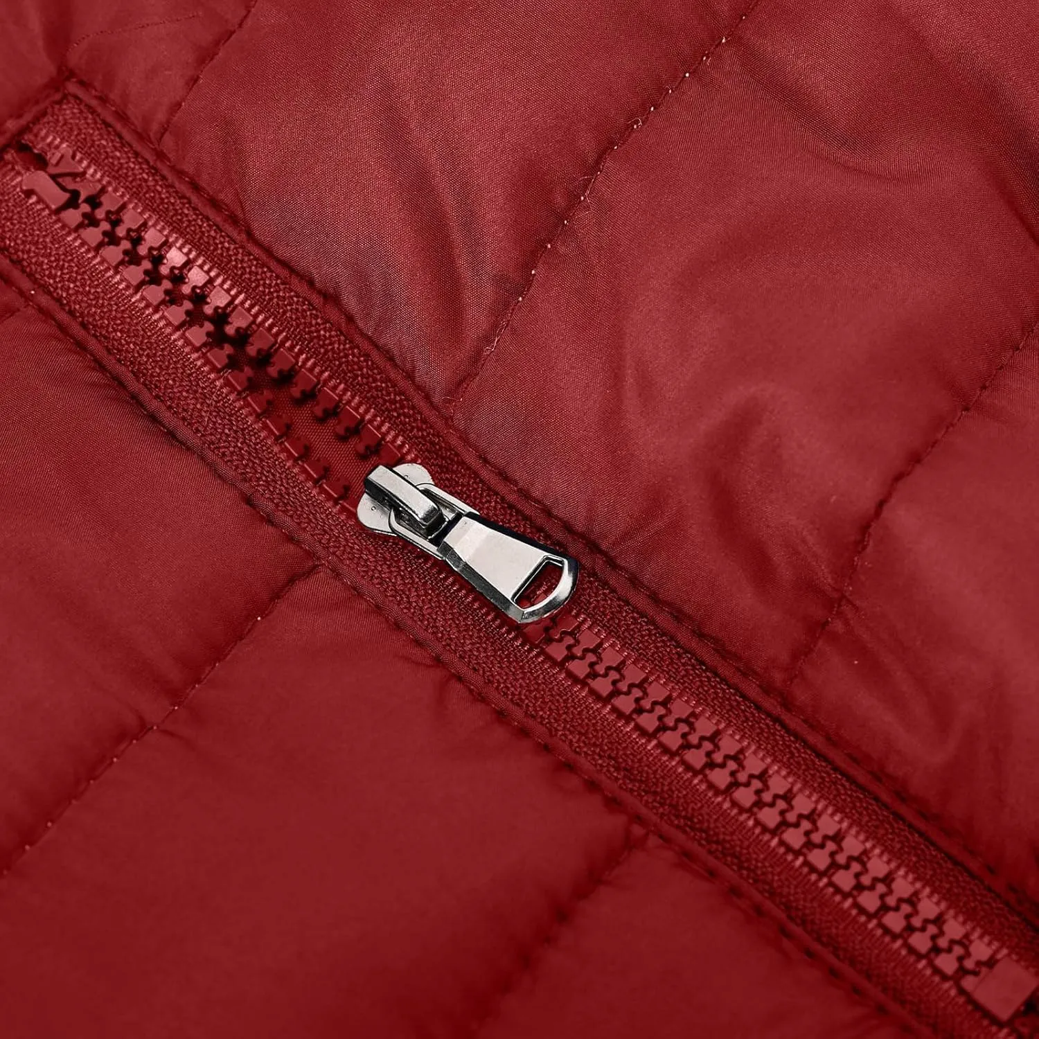 Men's Packable Puffer Jacket Waterproof Hooded Down Coats Quilted Warm Winter Jackets with Zipper Pockets