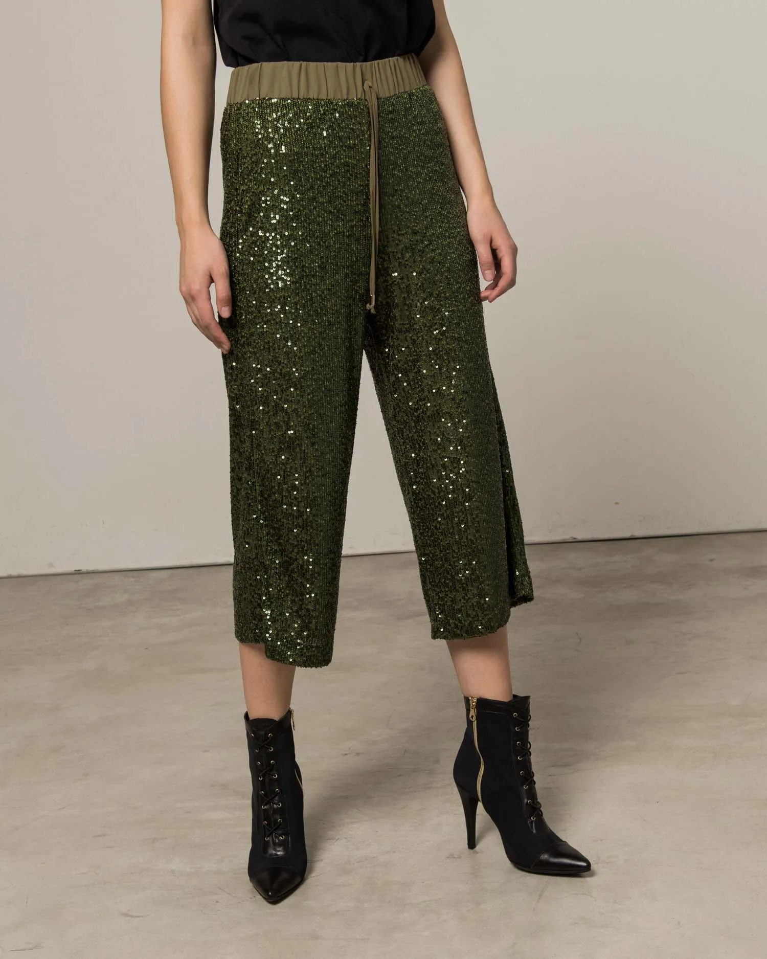 Military trousers with sequins