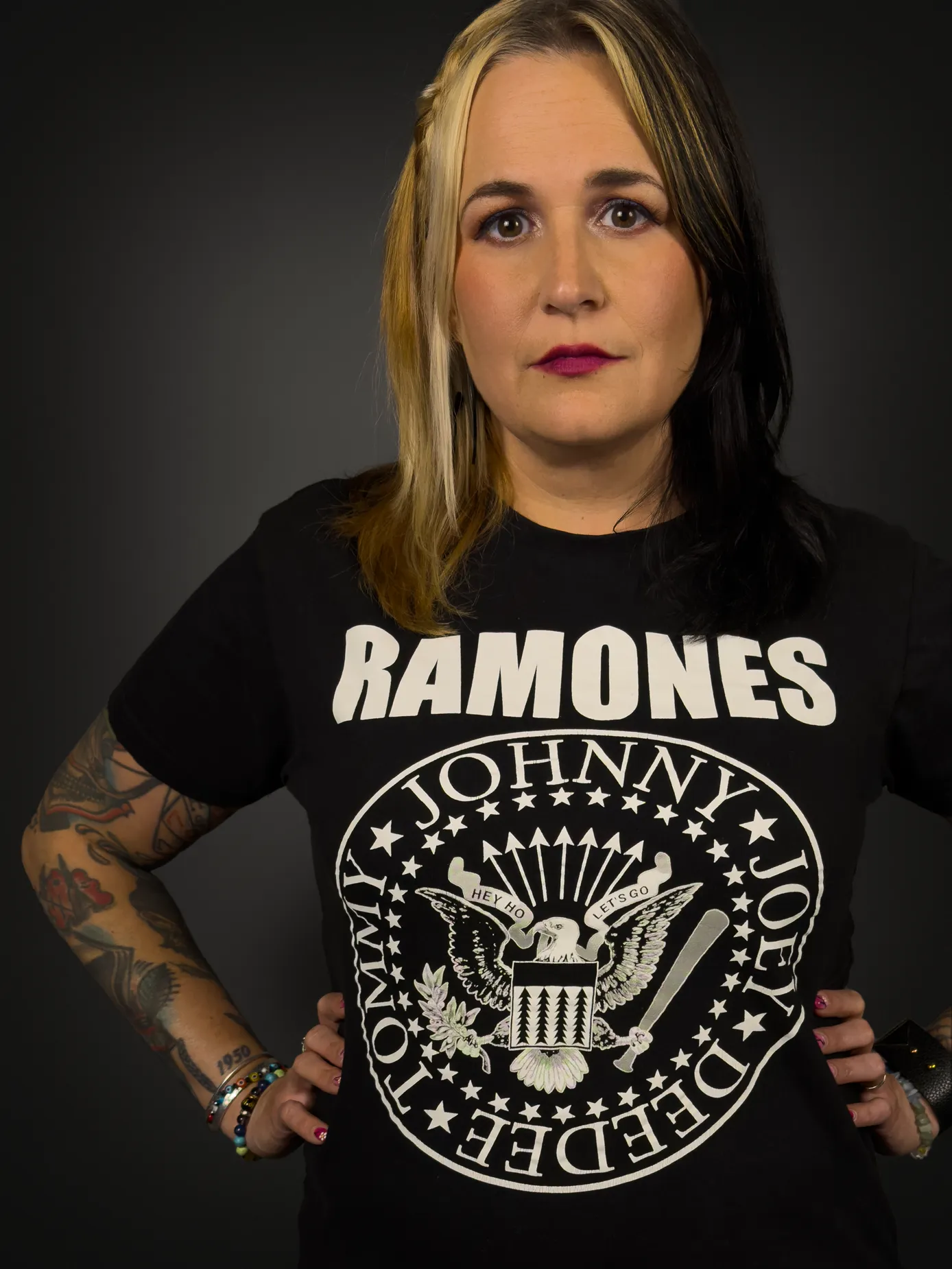 Ramones "Seal Logo" OFFICIAL Licensed T-Shirt