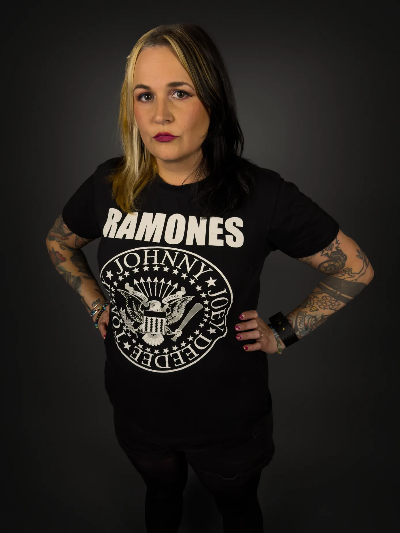 Ramones "Seal Logo" OFFICIAL Licensed T-Shirt