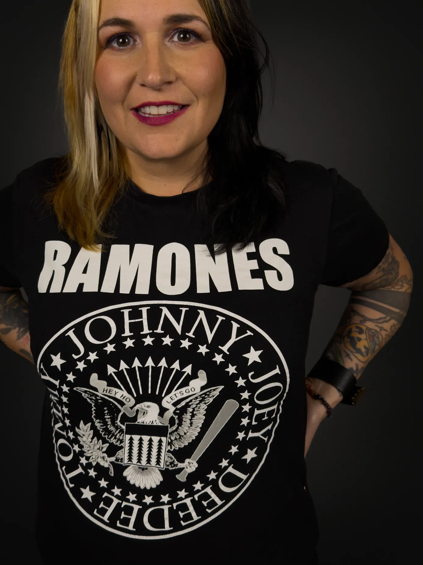 Ramones "Seal Logo" OFFICIAL Licensed T-Shirt