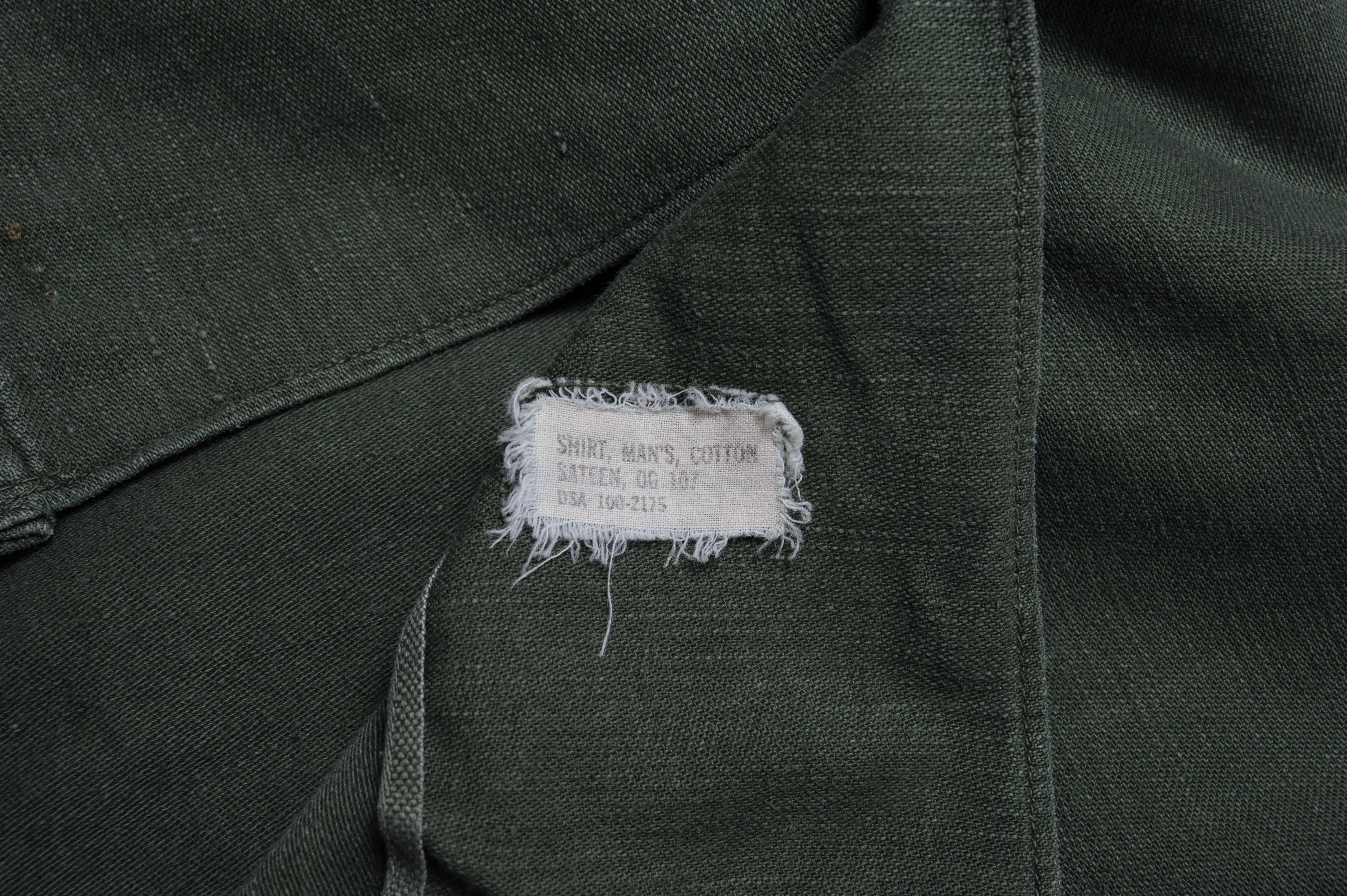 US ARMY UTILITY SHIRT P64 1960'S 15TH MILITARY POLICE BRIGADE SPECIALIST E4 PATCHED SIZE 15 1/2 X 35