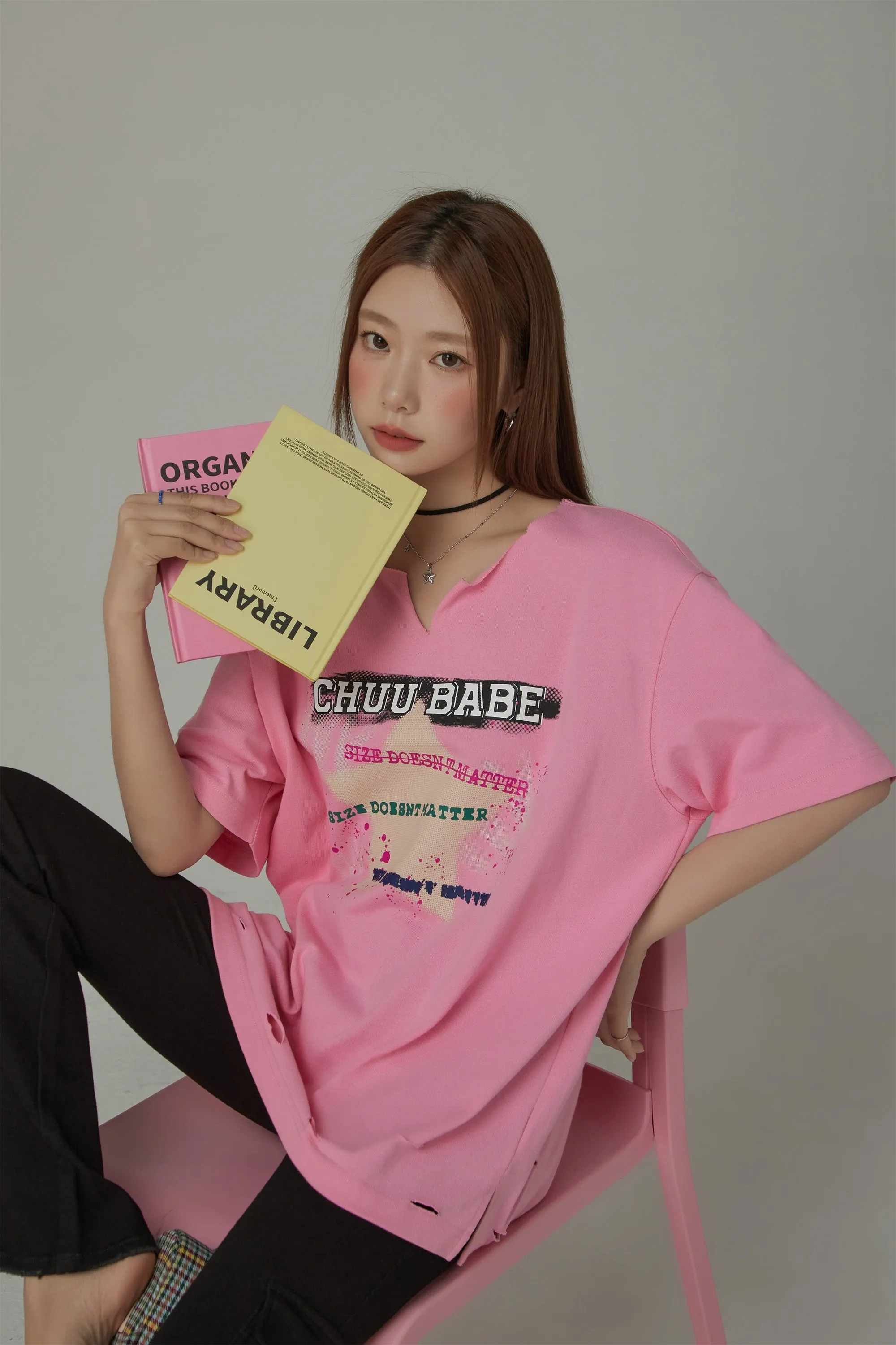 V-Trim Chuu Babe Star Distressed T-Shirt
