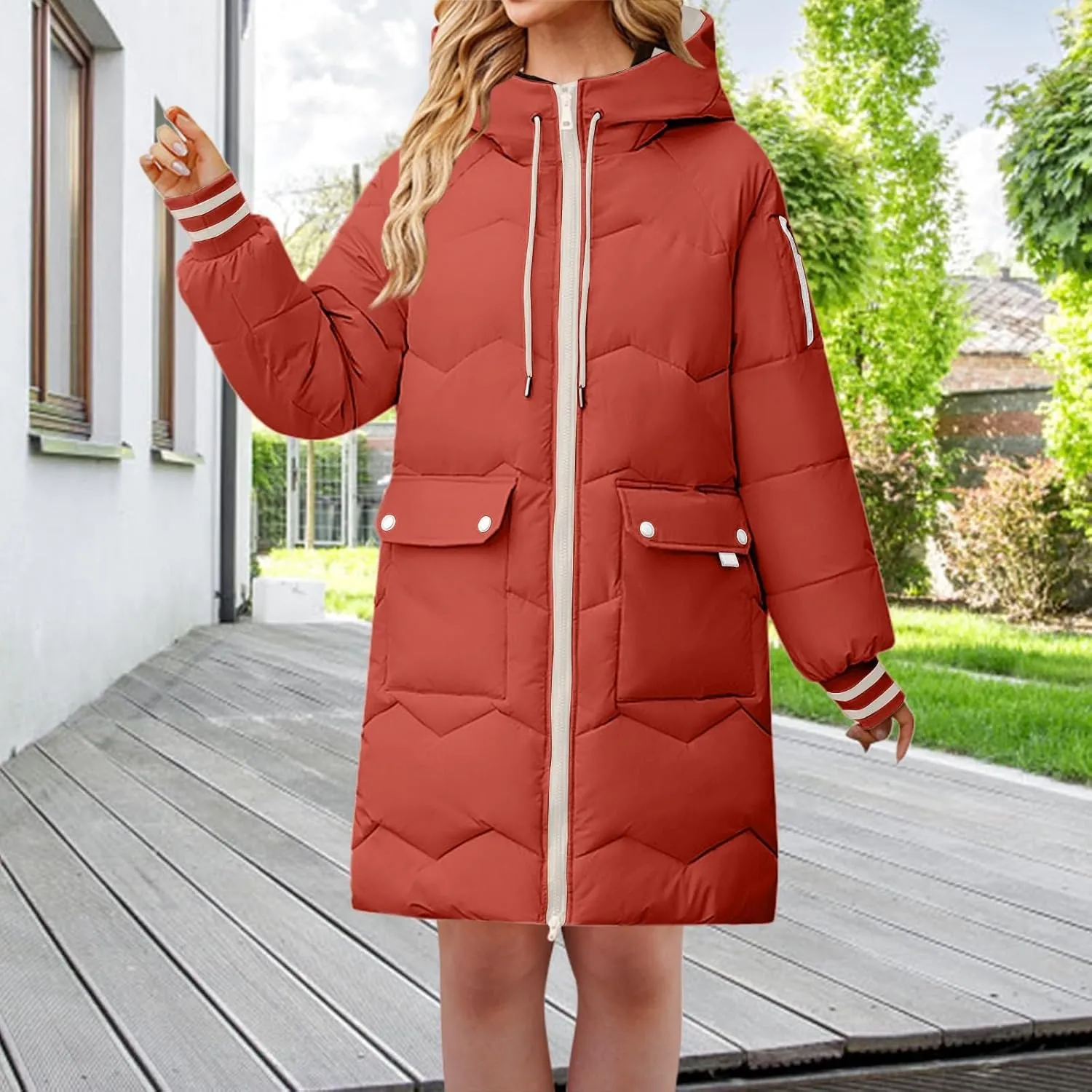 Women's Thickened Long Down Jacket Winter Zip Up Hooded Quilted Down Coat Windproof Warm Puffer Jacket with Pockets