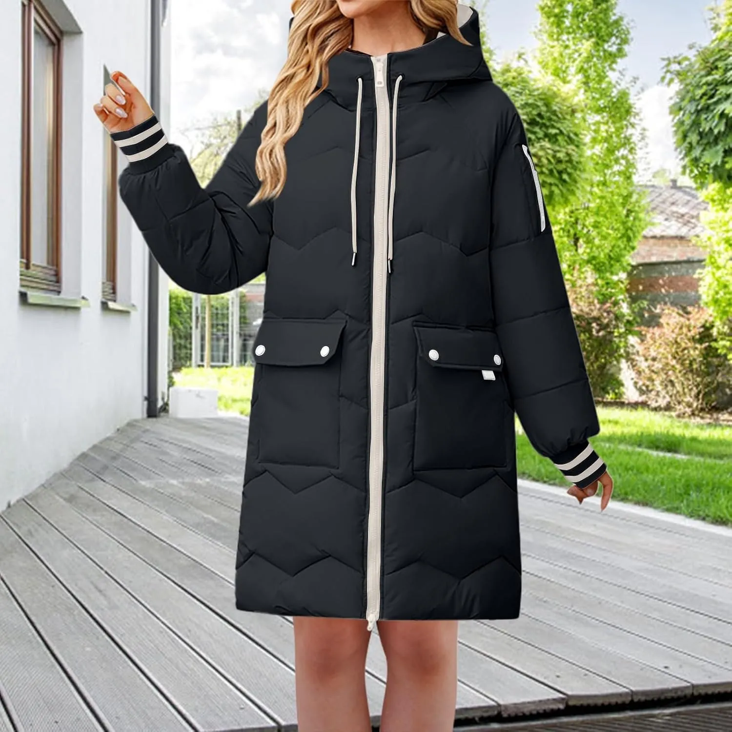 Women's Thickened Long Down Jacket Winter Zip Up Hooded Quilted Down Coat Windproof Warm Puffer Jacket with Pockets